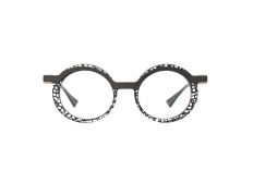 DIECIDECIMI_GLASSTYLIST_Piero Massaro Eyewear_PM 935_Suggestioni Urbane_Nero