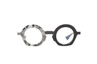 DIECIDECIMI_GLASSTYLIST_Piero Massaro Eyewear_PM 939_Suggestioni Urbane_Nero e Screziato