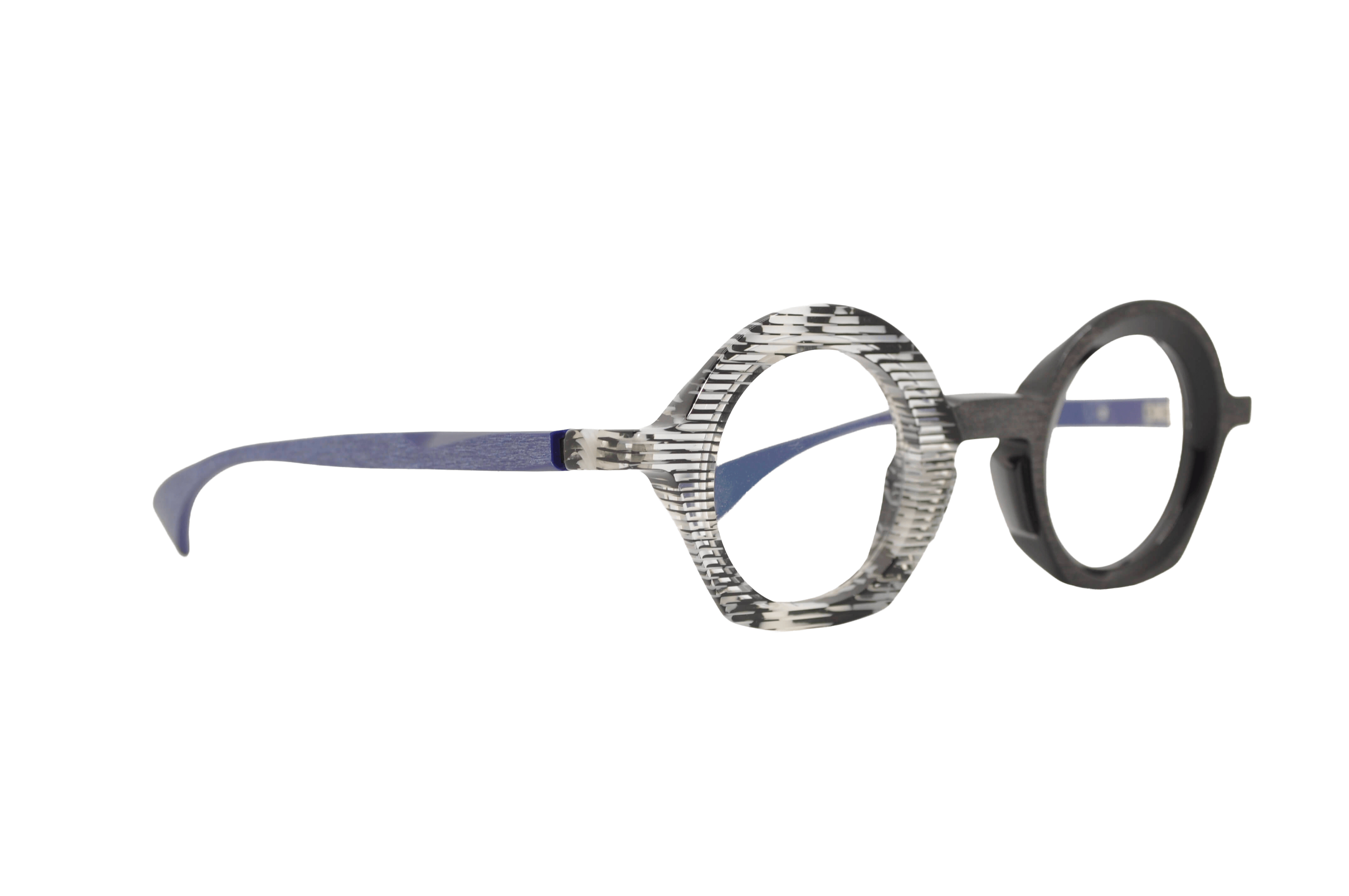 DIECIDECIMI_GLASSTYLIST_Piero Massaro Eyewear_PM 939_Suggestioni Urbane_Nero e Screziato