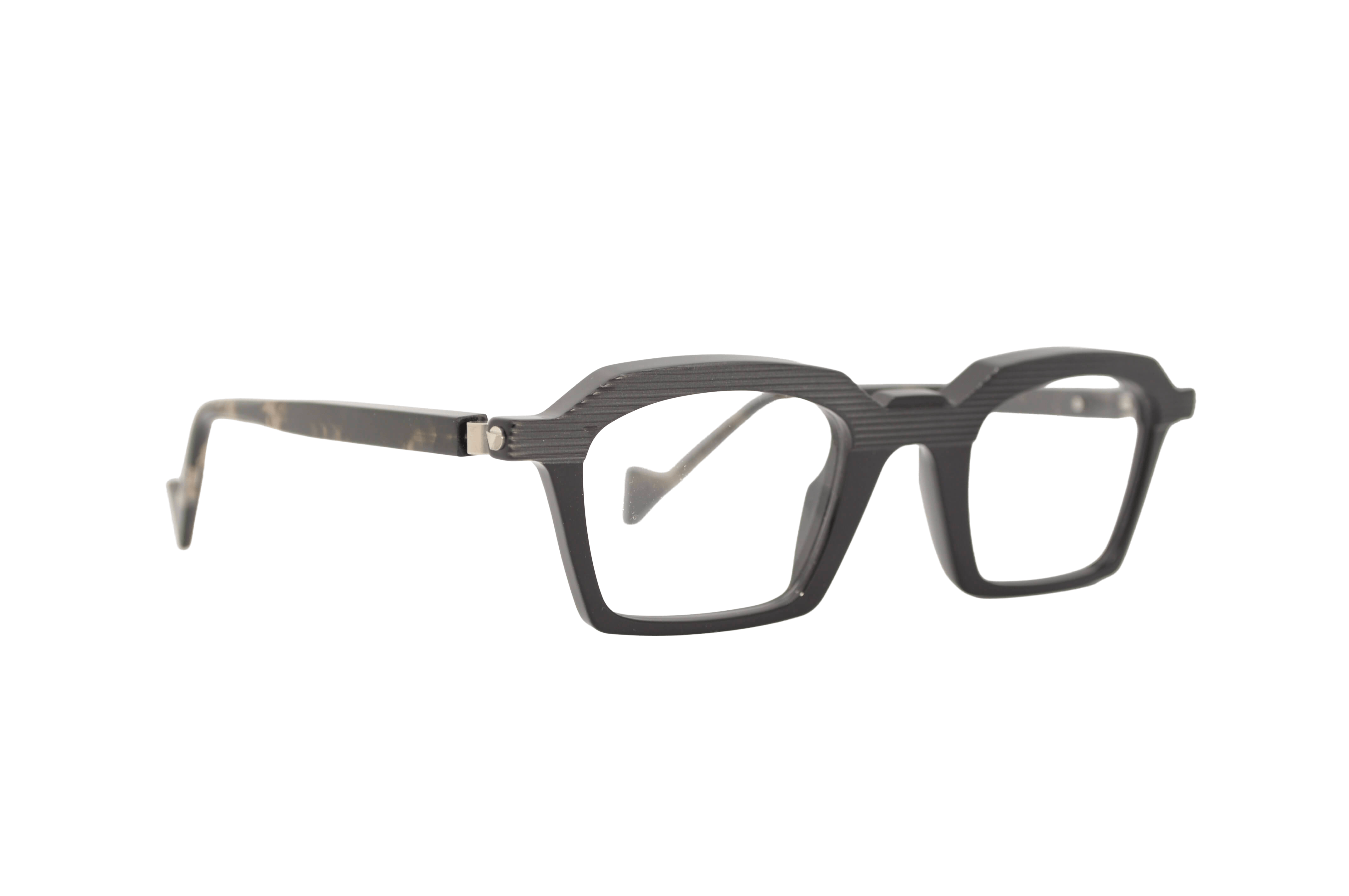 DIECIDECIMI_GLASSTYLIST_Piero Massaro Eyewear_CL 319_Diciotto_Nero
